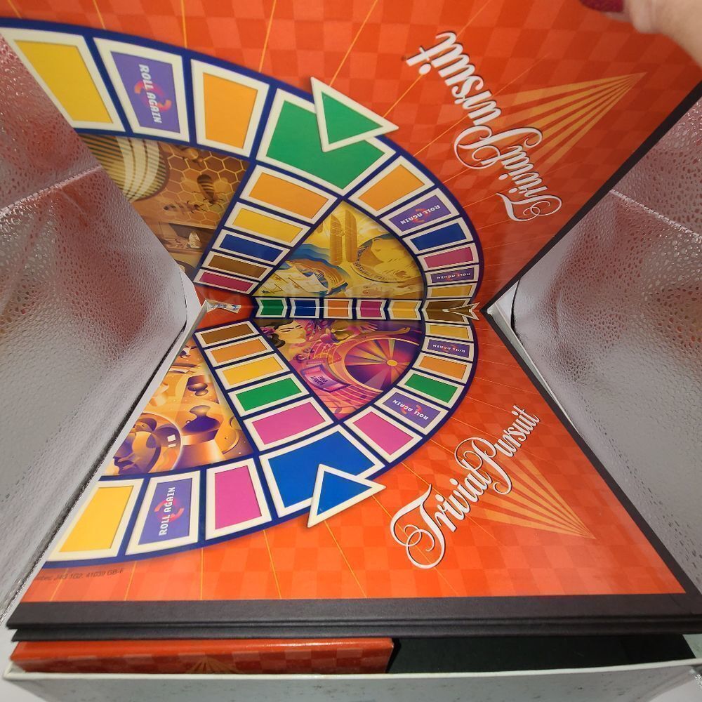 Trivial Pursuit Volume 6 Game‎ - Picture 3 of 5